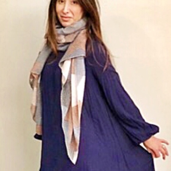 ✨LAST ONE✨Beautiful soft print scarf/shawl - Picture 6 of 6